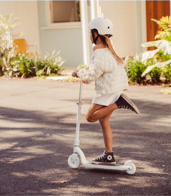 Banwood Vintage Maxi Scooter // Cream